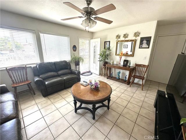 16116 Cajon, Hesperia, CA 92345