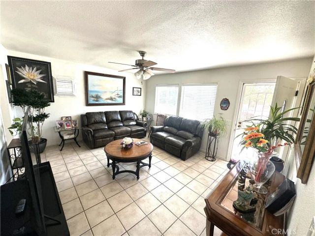 16116 Cajon, Hesperia, CA 92345