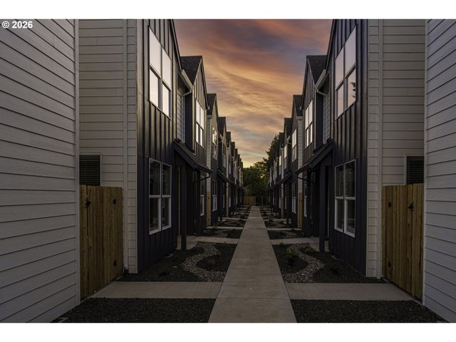 7045 Se 60th Ave, Portland, OR 97206