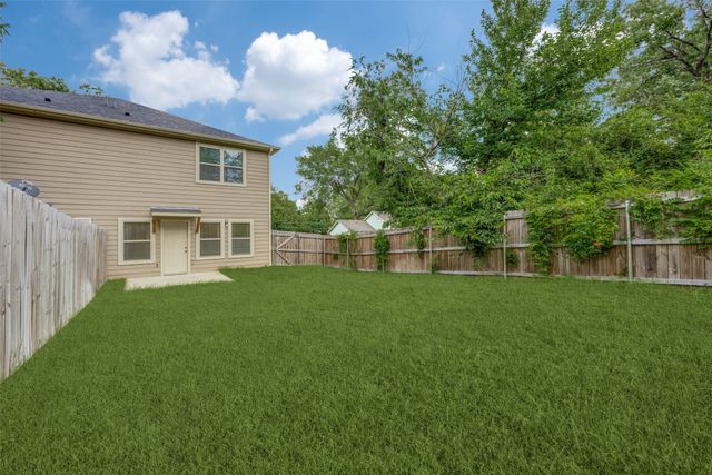 707 S 6th Street, Bonham, TX 75418