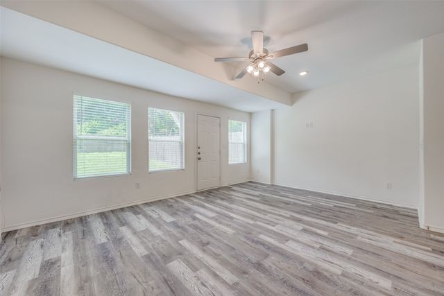 707 S 6th Street, Bonham, TX 75418
