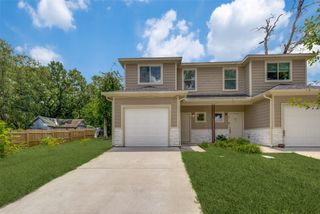 707 S 6th Street, Bonham, TX 75418