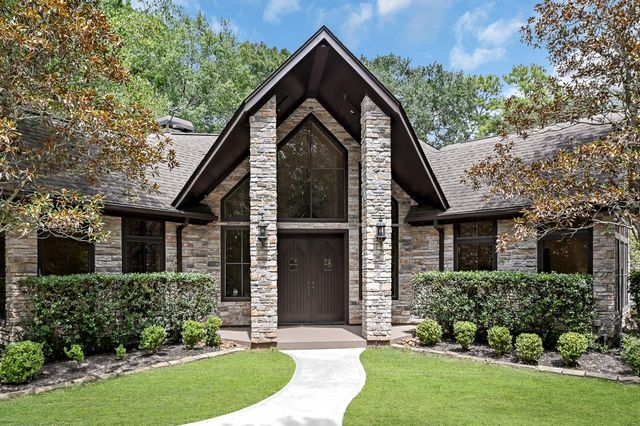 9934 Crestwater Circle Circle, Magnolia, TX 77354