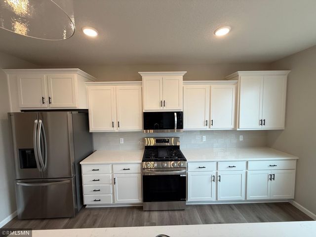 1642 Meadows Drive, East Bethel, MN 55011