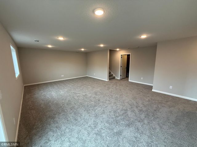 1642 Meadows Drive, East Bethel, MN 55011