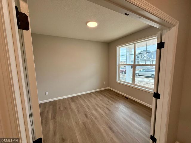 1642 Meadows Drive, East Bethel, MN 55011