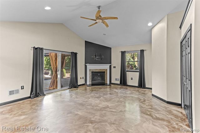 32144 Warren Road, Westland, MI 48185