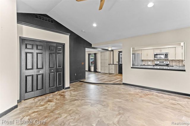 32144 Warren Road, Westland, MI 48185