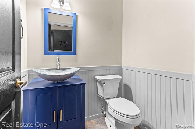 32144 Warren Road, Westland, MI 48185