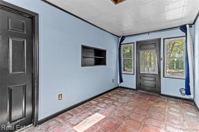 32144 Warren Road, Westland, MI 48185