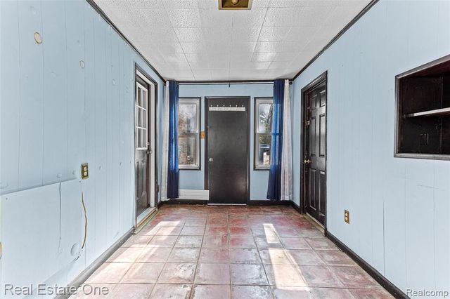 32144 Warren Road, Westland, MI 48185