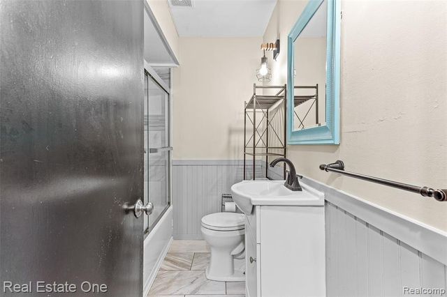 32144 Warren Road, Westland, MI 48185