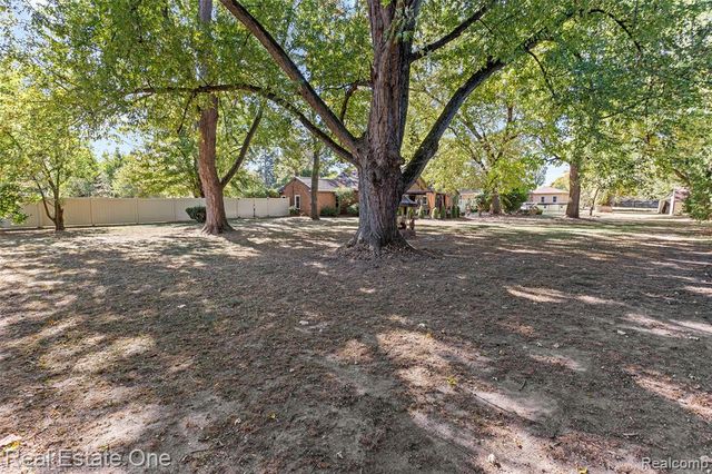 32144 Warren Road, Westland, MI 48185