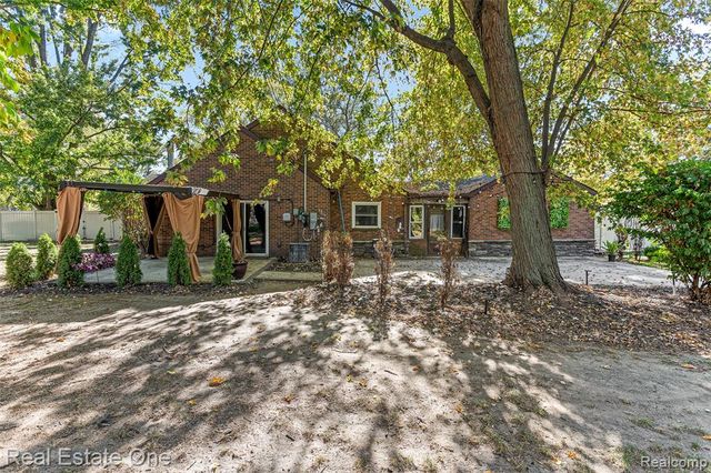 32144 Warren Road, Westland, MI 48185