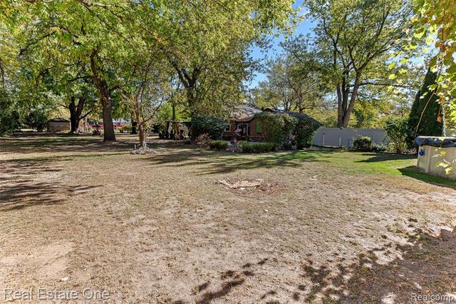 32144 Warren Road, Westland, MI 48185