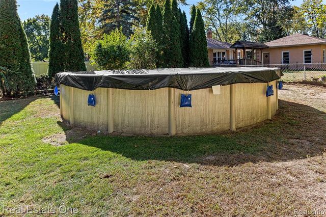 32144 Warren Road, Westland, MI 48185