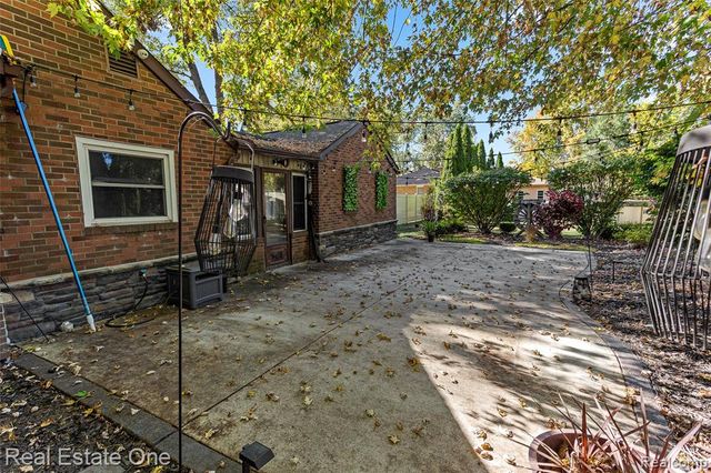 32144 Warren Road, Westland, MI 48185