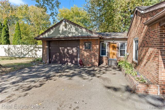 32144 Warren Road, Westland, MI 48185