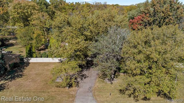 32144 Warren Road, Westland, MI 48185