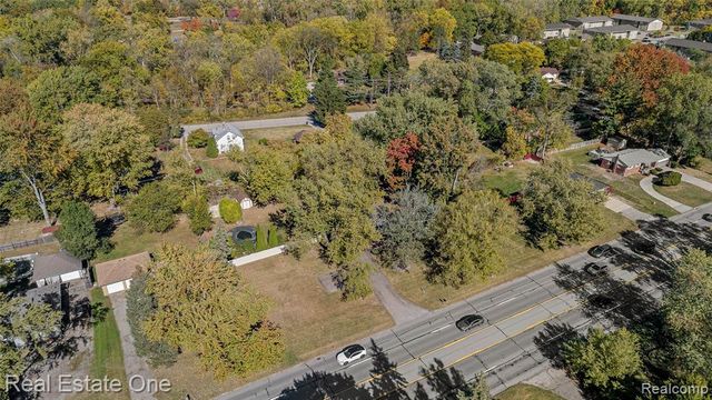 32144 Warren Road, Westland, MI 48185