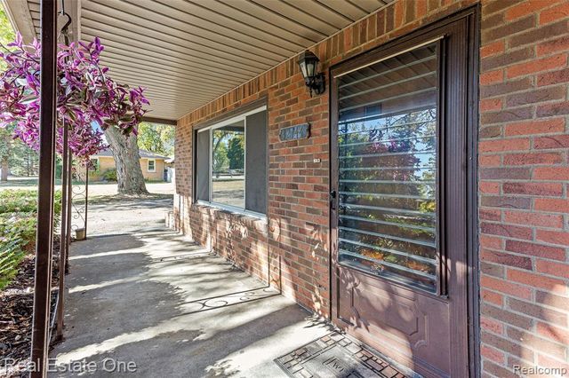 32144 Warren Road, Westland, MI 48185