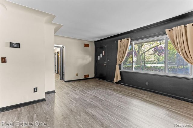 32144 Warren Road, Westland, MI 48185