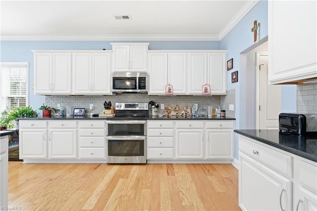 5770 Highland Grove Drive, Summerfield, NC 27358