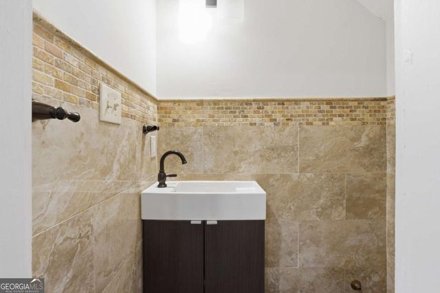 538 Country Greens Drive, Jonesboro, GA 30238