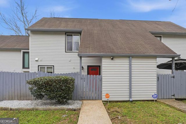 538 Country Greens Drive, Jonesboro, GA 30238