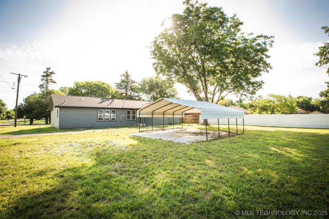 513 W Main Street, Calera, OK 74730