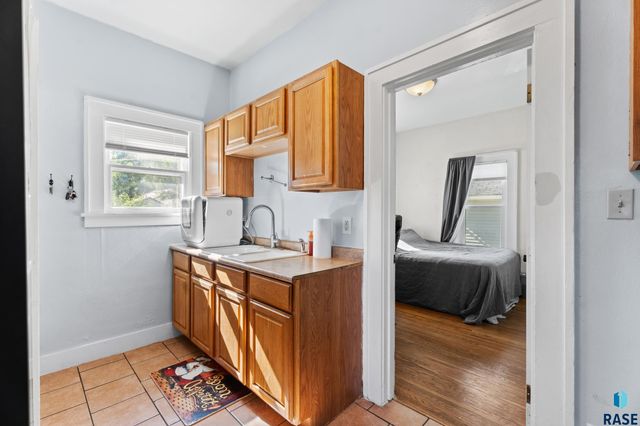 221 N West Ave Avenue, Sioux Falls, SD 57104