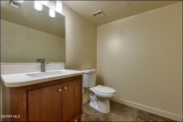 4800 N Stanton Street 185, El Paso, TX 79902
