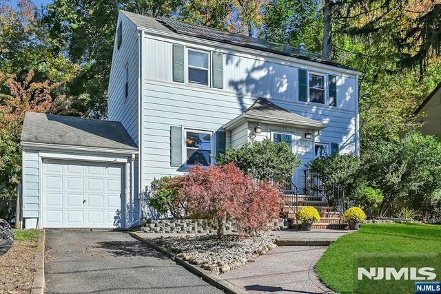 292 Kensington Road, River Edge, NJ 07661