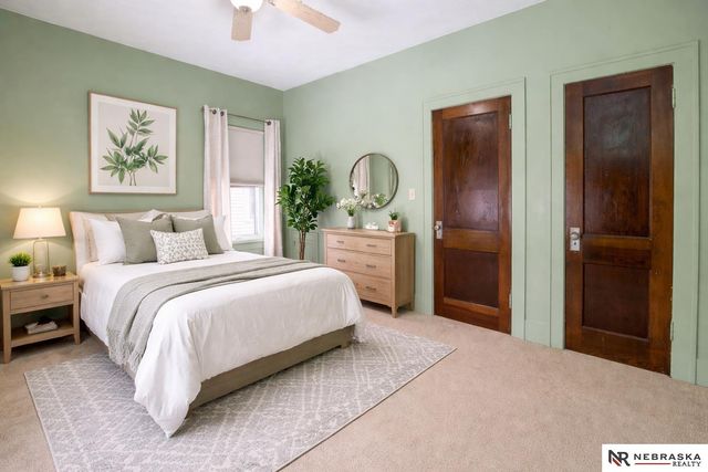 2870 Iowa Street, Omaha, NE 68112