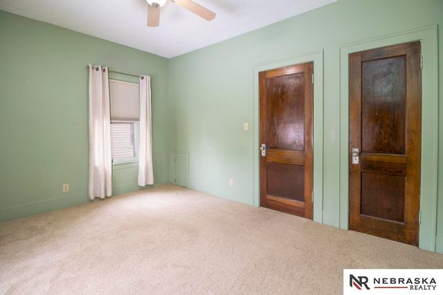 2870 Iowa Street, Omaha, NE 68112