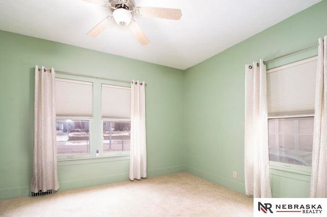 2870 Iowa Street, Omaha, NE 68112