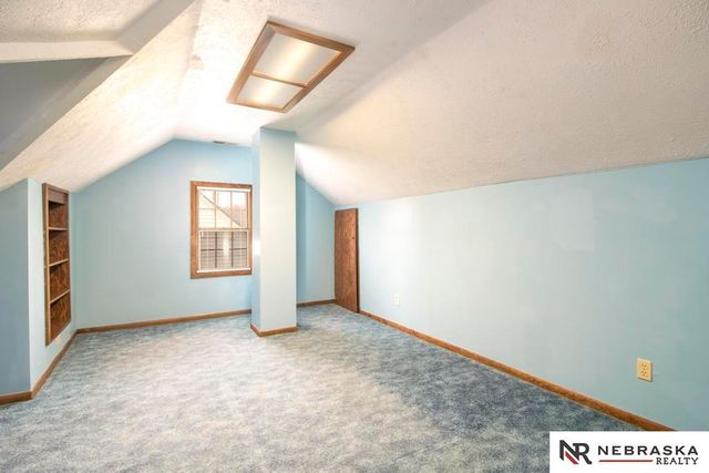 2870 Iowa Street, Omaha, NE 68112