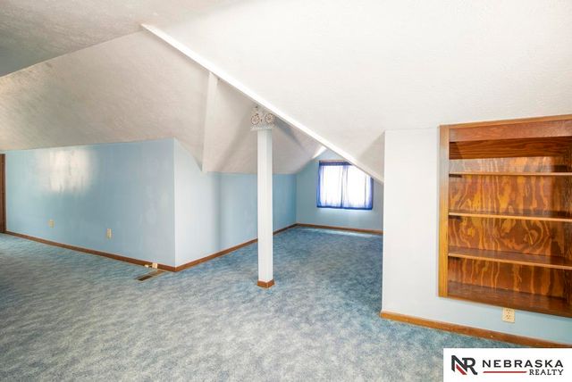 2870 Iowa Street, Omaha, NE 68112