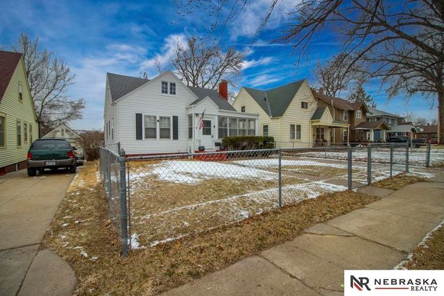 2870 Iowa Street, Omaha, NE 68112