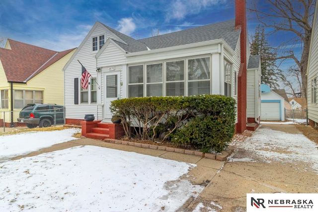 2870 Iowa Street, Omaha, NE 68112