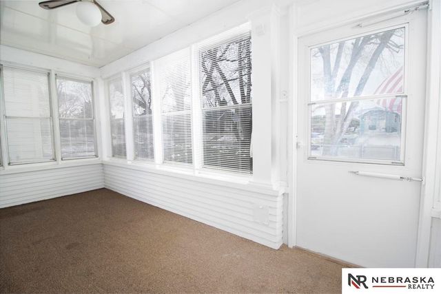 2870 Iowa Street, Omaha, NE 68112