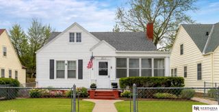 2870 Iowa Street, Omaha, NE 68112