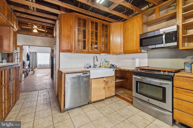 2360 E YORK ST, Philadelphia, PA 19125