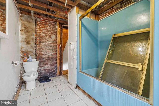 2360 E YORK ST, Philadelphia, PA 19125