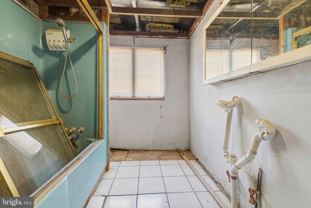 2360 E YORK ST, Philadelphia, PA 19125