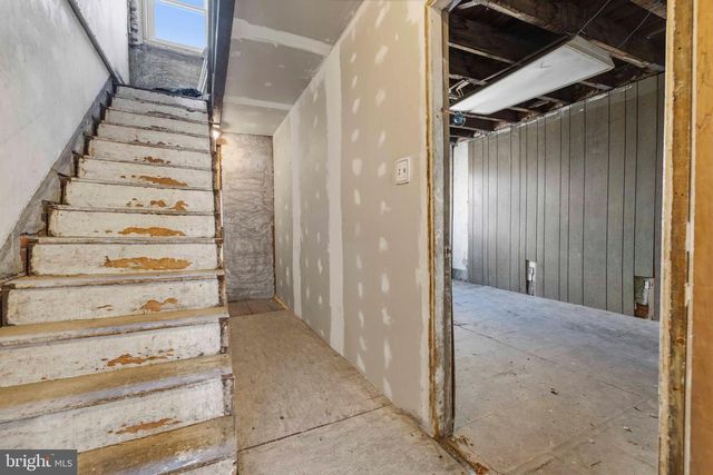 2360 E YORK ST, Philadelphia, PA 19125