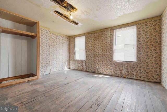 2360 E YORK ST, Philadelphia, PA 19125