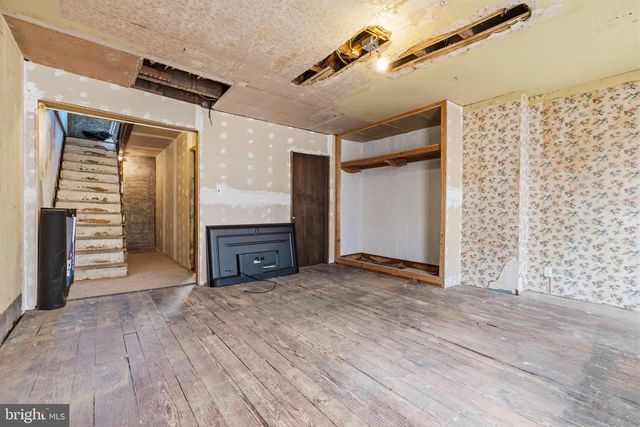 2360 E YORK ST, Philadelphia, PA 19125