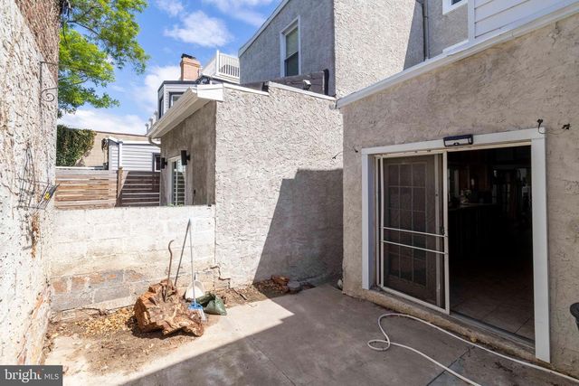 2360 E YORK ST, Philadelphia, PA 19125