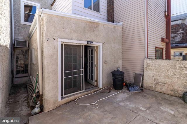 2360 E YORK ST, Philadelphia, PA 19125